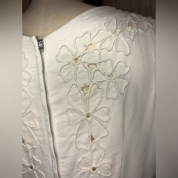Vintage Linen White Dress - Unmarked - Women’s Size 10 12 - Embroidery Filigree - Picture 10 of 11